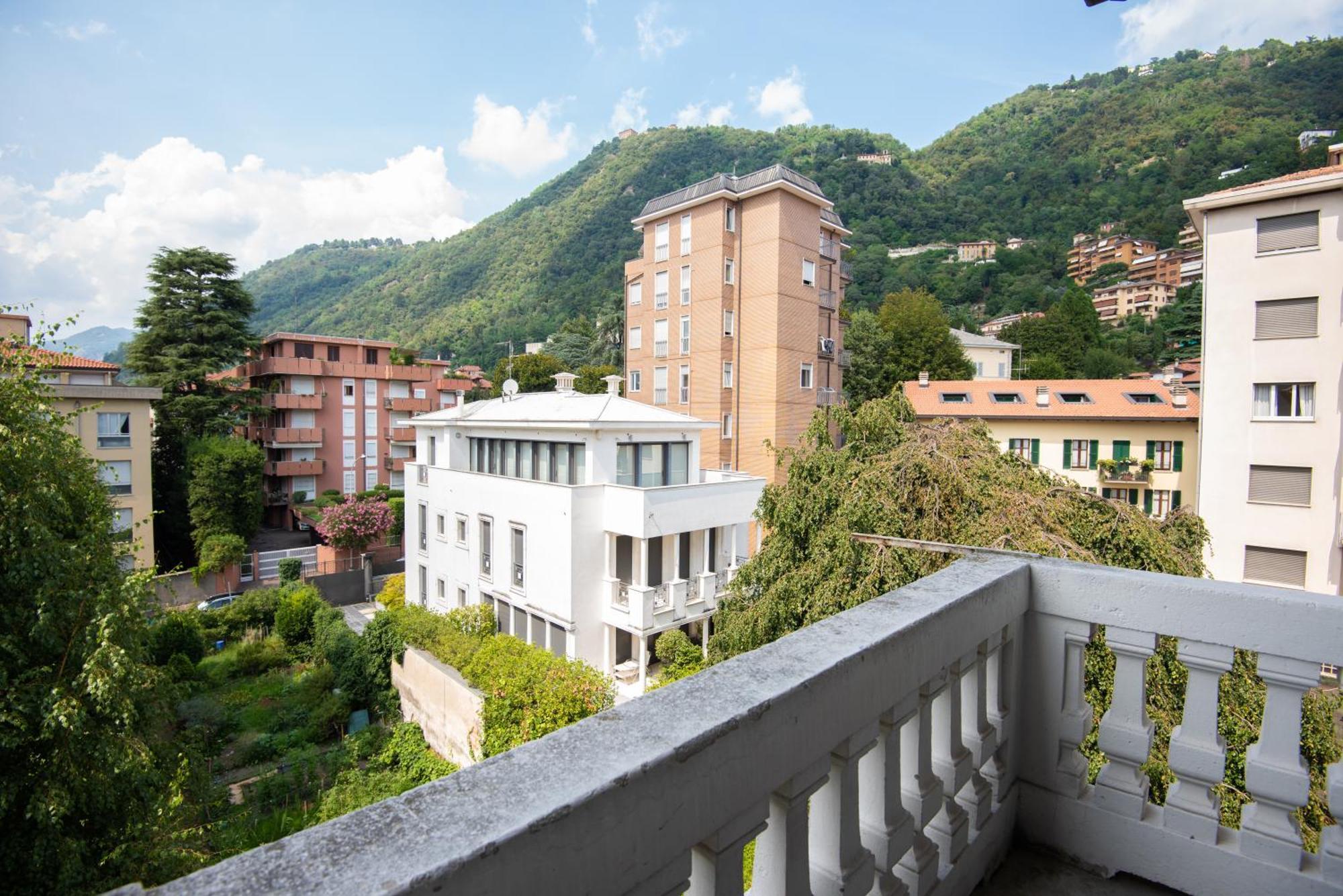 West Park Suite With Parking By Holiday Solutions Комо Екстер'єр фото